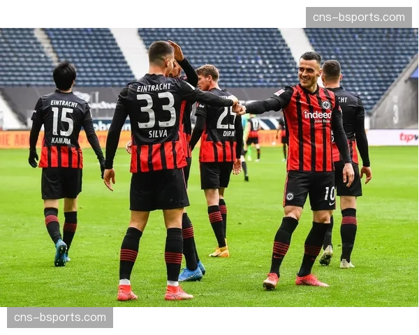 沃尔夫斯堡1-1战平法兰克福,双方各有一名球员被罚下